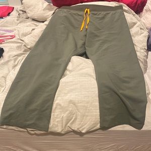 FIGS  X-Large olive green Livingston scrub pants